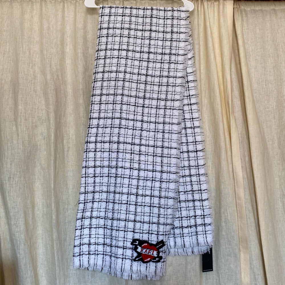 KARL LAGERFELD White tweed plaid blanket scarf NEW WITH TAG